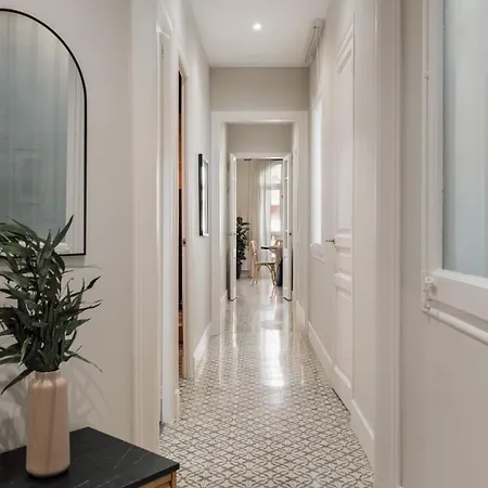 Apartment Maslak - 2 Bedrooms In Eixample Antiga *